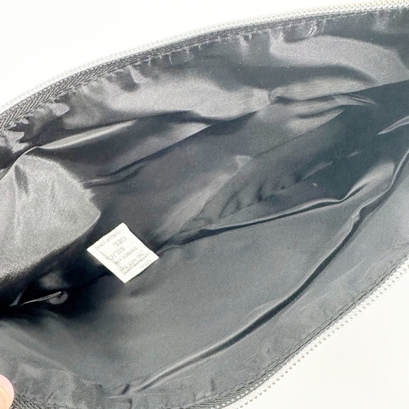 NWT  Victoria's Secret Bling Sequin LOVE Clutch Zip Pouch Wristlet Set - Picture 7 of 8